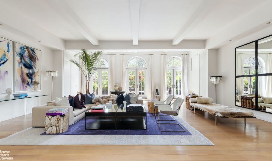 Touchdown! 12 Homes with Great Spaces for Super Bowl Watch Parties