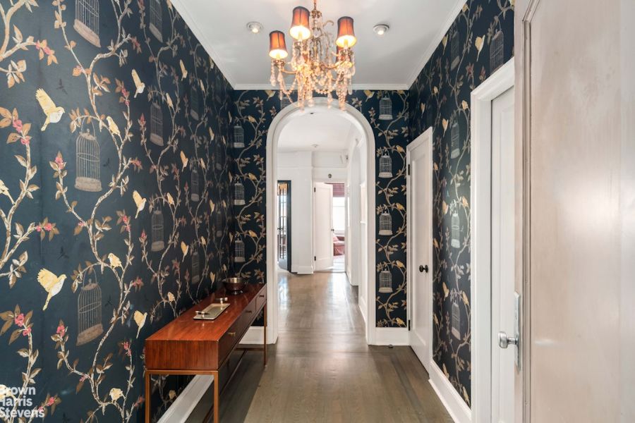 Wallpaper Is Back and Better Than Ever: 8 Homes Where Prints Take Center Stage