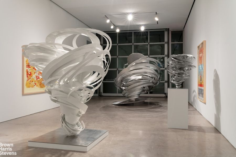 Famed Marlborough Gallery, A Bedrock of Chelsea’s Art Scene, Hits the Market