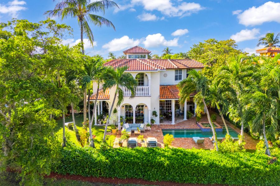 From Coastal Retreats to Urban Penthouses: 6 Luxurious Homes