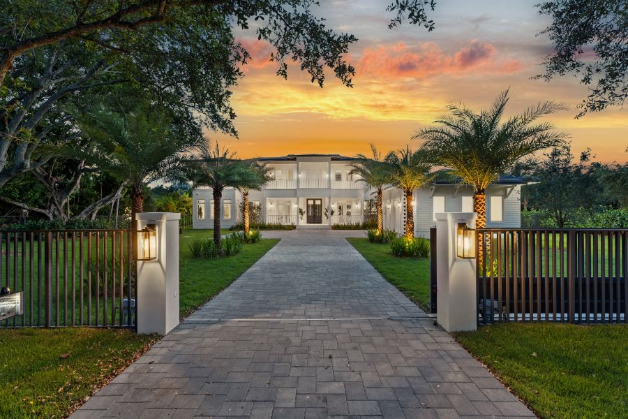 BHS Agent Josie Wang Sets Records with Two Sales of Same Pinecrest Mansion